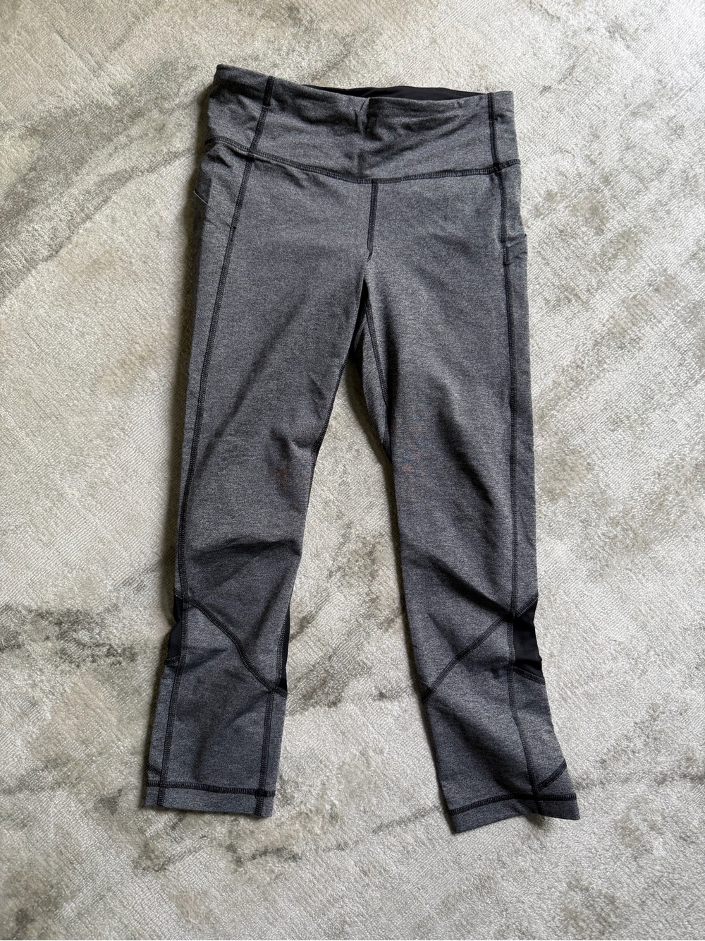 lululemon athletica women’s ' Dark Gray Capri Leggings